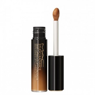 Mac Cosmetics Studio...