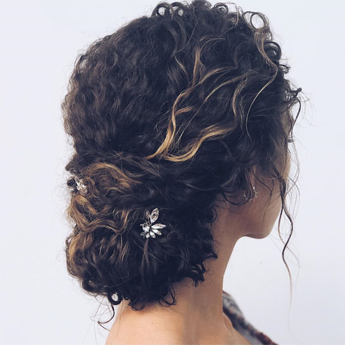 9 idee acconciature per la sposa dai capelli ricci