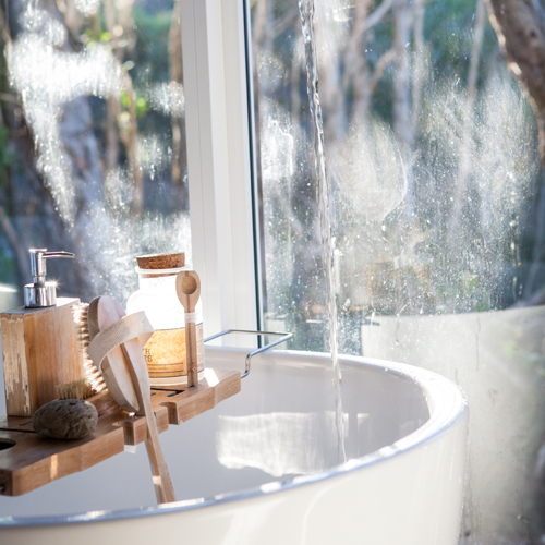 Body brushing: la spazzolatura per il corpo che massaggia ed esfolia
