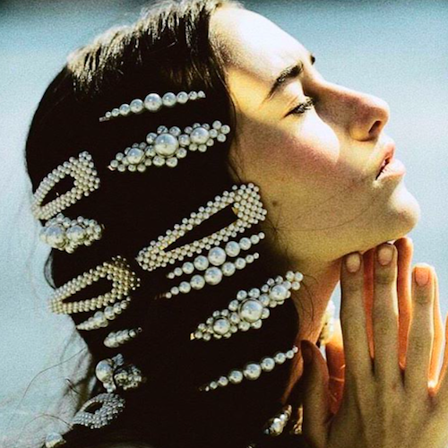 Accessori per raccogliere i capelli: tutti i trend