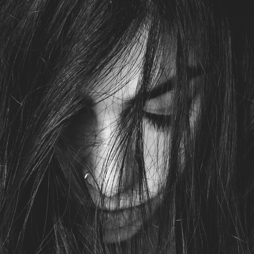 Caduta capelli stagionale: cos'è un effluvio?