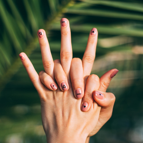 Unghie tendenze 2020: colori smalto, gel particolari e nail art su cui puntare