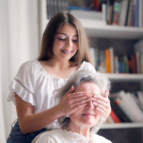 Festa della mamma 2020: regali e idee per sorprenderla
